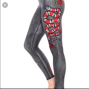 Terez snake charmer legging
